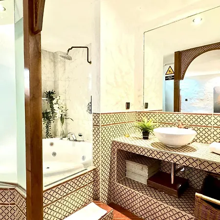 Seasonal Living With Jacuzzi-3