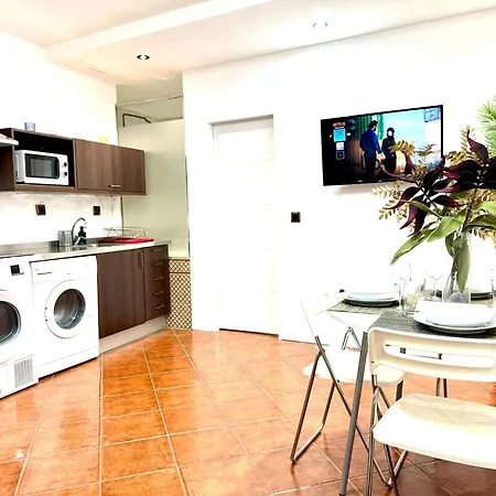 Seasonal Living With Jacuzzi-2
