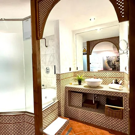 Seasonal Living With Jacuzzi-2