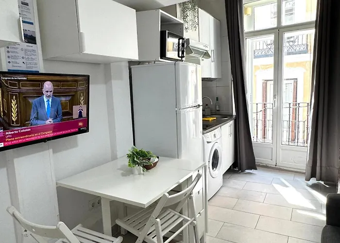 Acogedor Exterior Con Balcon En El Barrio De Chueca, Gran Via Con Aire Acondicionado